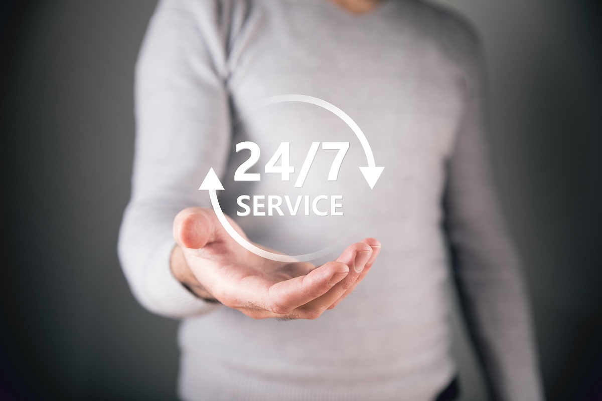 24/7 service icon. support. holding in hand